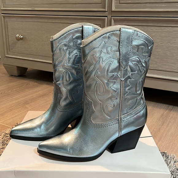 DOLCE VITA LANDED METALLIC COWBOY BOOTS - Picture 2 of 10
